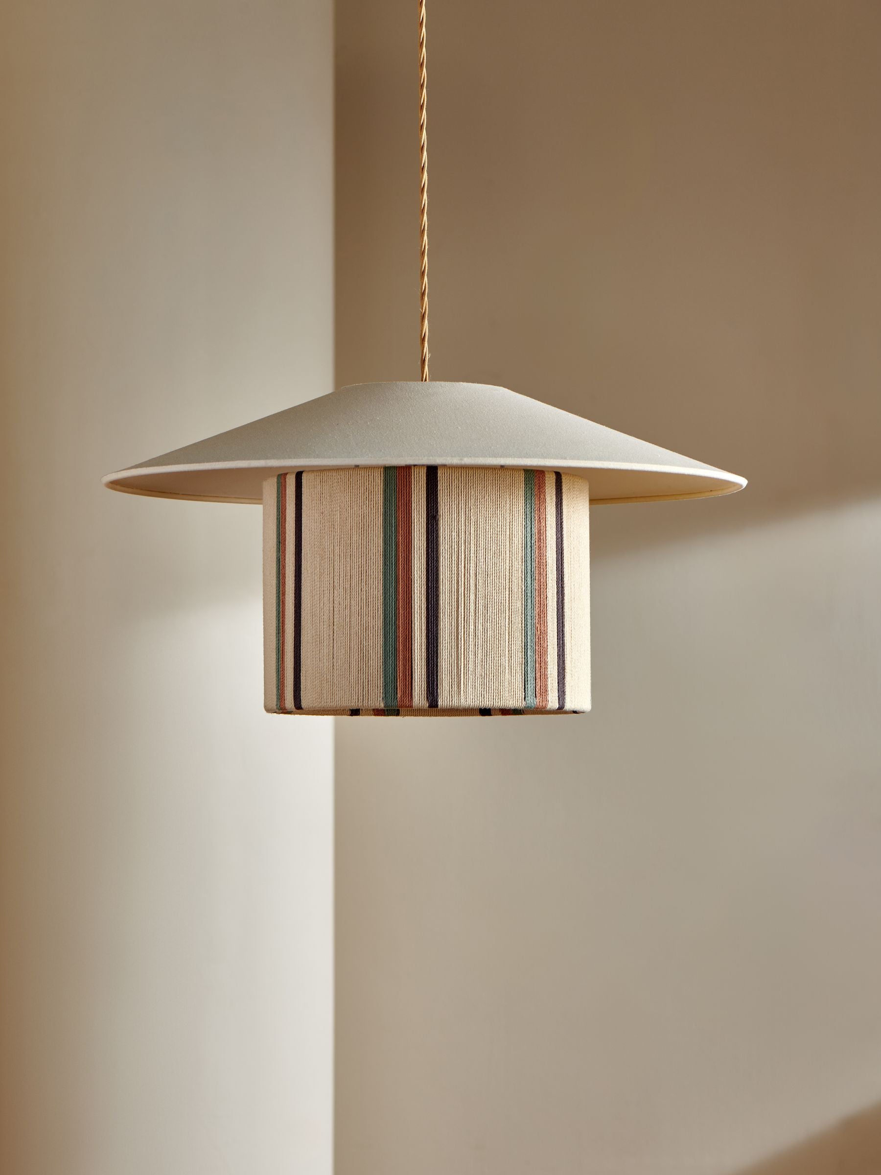 Ronnie Easyfit Shade in Cream