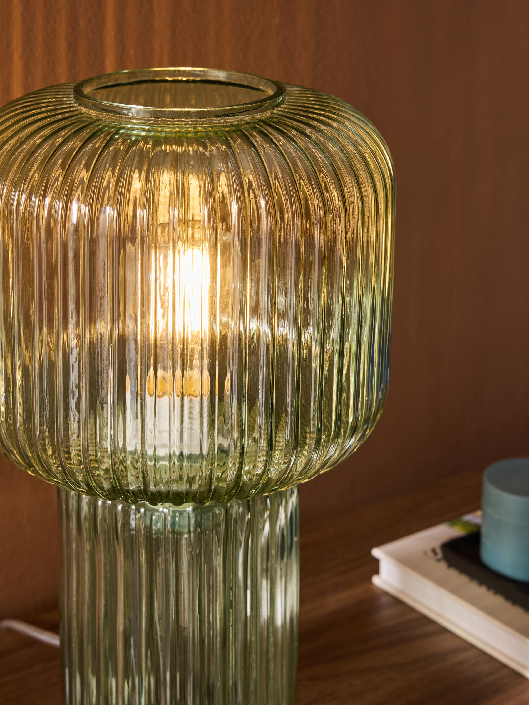Regular Briz Table Lamp in Green